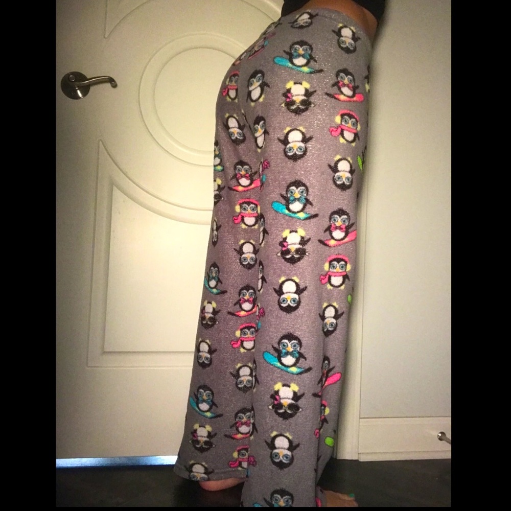 Tarea by Rue21 Grey (with Multicolored Penguins) Pajama Pants, Sz. L